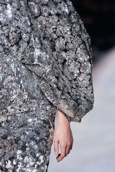 Look 70